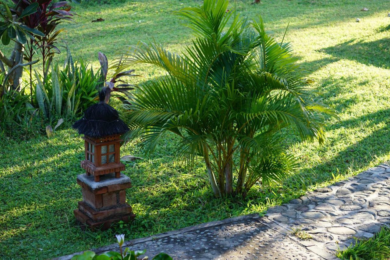 Tegal Sari, Pemuteran- North Bali Hotel Exterior photo